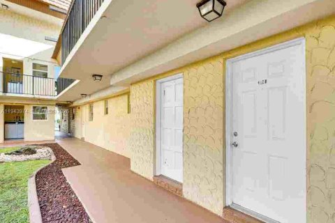 Condo in Miami, Florida, 2 bedrooms  № 2001639