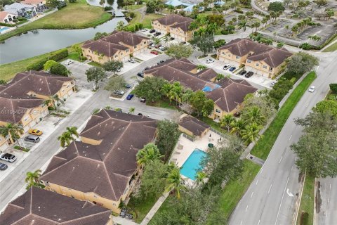 Condominio en venta en Margate, Florida, 3 dormitorios, 112.41 m2 № 2010003 - foto 25