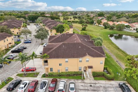 Condominio en venta en Margate, Florida, 3 dormitorios, 112.41 m2 № 2010003 - foto 21