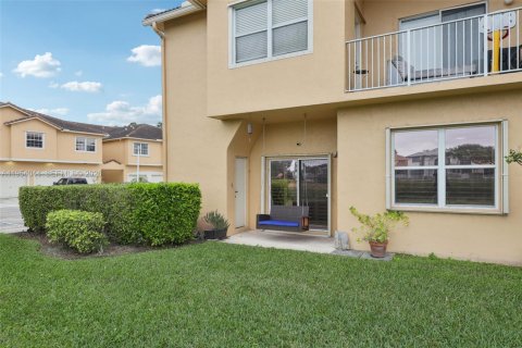 Condominio en venta en Margate, Florida, 3 dormitorios, 112.41 m2 № 2010003 - foto 19
