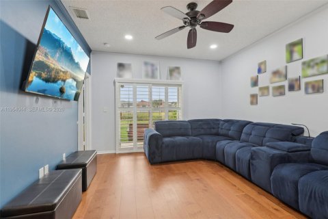 Condominio en venta en Margate, Florida, 3 dormitorios, 112.41 m2 № 2010003 - foto 4