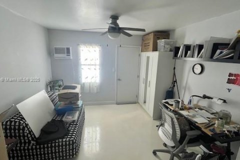 Townhouse in Miami, Florida 2 bedrooms, 192.31 sq.m. № 1895822 - photo 15