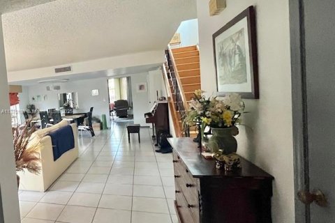 Townhouse in Miami, Florida 2 bedrooms, 192.31 sq.m. № 1895822 - photo 6