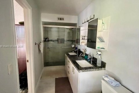 Townhouse in Miami, Florida 2 bedrooms, 192.31 sq.m. № 1895822 - photo 23