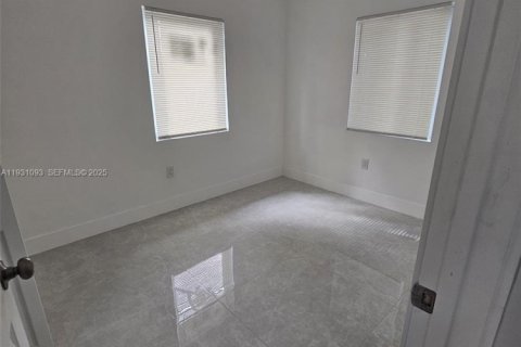 House in Fort Lauderdale, Florida 3 bedrooms, 55.18 sq.m. № 1990085 - photo 21