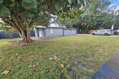 House in Fort Lauderdale, Florida 3 bedrooms, 55.18 sq.m. № 1990085 - photo 2