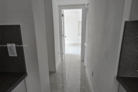 House in Fort Lauderdale, Florida 3 bedrooms, 55.18 sq.m. № 1990085 - photo 26