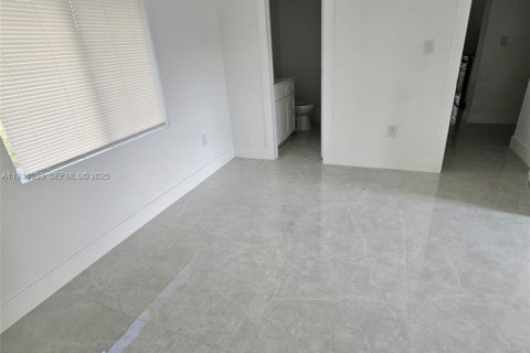 House in Fort Lauderdale, Florida 3 bedrooms, 55.18 sq.m. № 1990085 - photo 29