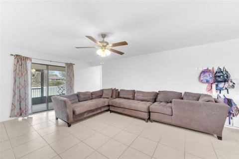 Casa en venta en Brooksville, Florida, 3 dormitorios, 143.63 m2 № 1688187 - foto 4
