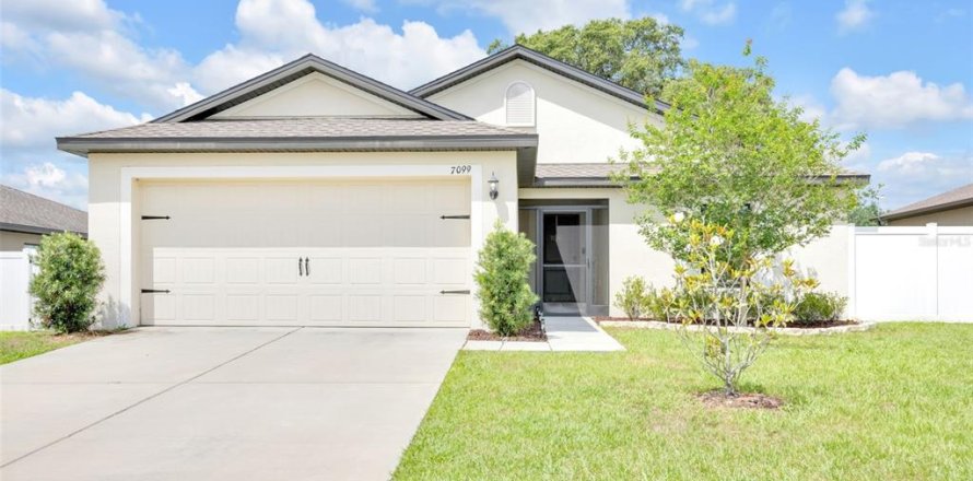 Casa en Brooksville, Florida 3 dormitorios, 143.63 m2 № 1688187
