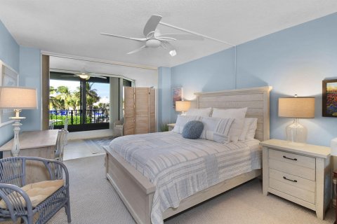 Condo in Hutchinson Island South, Florida, 2 bedrooms  № 2082380 - photo 28