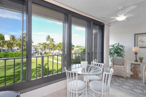 Condo in Hutchinson Island South, Florida, 2 bedrooms  № 2082380 - photo 23