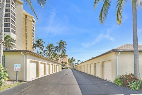Condo in Hutchinson Island South, Florida, 2 bedrooms  № 2082380 - photo 4