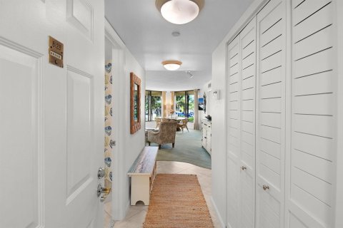 Condo in Hutchinson Island South, Florida, 2 bedrooms  № 2082380 - photo 11