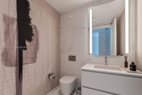 Condo in Miami, Florida, 2 bedrooms  № 2053102 - photo 11