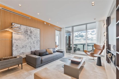 Condo in Miami, Florida, 2 bedrooms  № 2053102