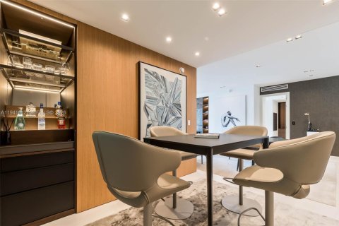 Condo in Miami, Florida, 2 bedrooms  № 2053102 - photo 17