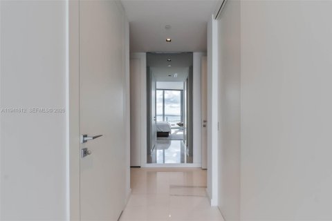 Condo in Miami, Florida, 2 bedrooms  № 2053102 - photo 23