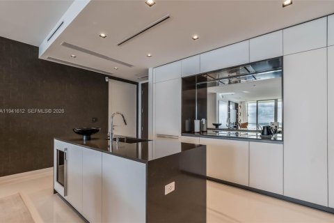 Condo in Miami, Florida, 2 bedrooms  № 2053102 - photo 10