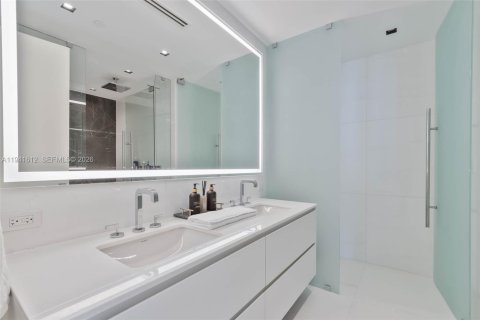 Condo in Miami, Florida, 2 bedrooms  № 2053102 - photo 25