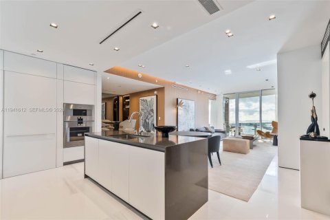 Condo in Miami, Florida, 2 bedrooms  № 2053102 - photo 8