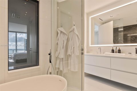 Condo in Miami, Florida, 2 bedrooms  № 2053102 - photo 28