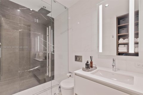 Condo in Miami, Florida, 2 bedrooms  № 2053102 - photo 18