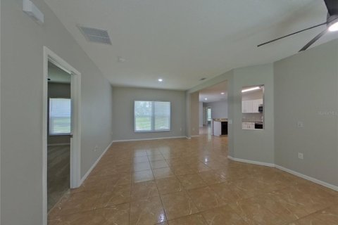 Casa en alquiler en Kissimmee, Florida, 4 dormitorios, 160.81 m2 № 1913004 - foto 2