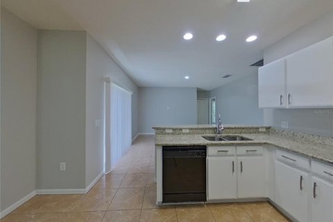 Casa en alquiler en Kissimmee, Florida, 4 dormitorios, 160.81 m2 № 1913004 - foto 5