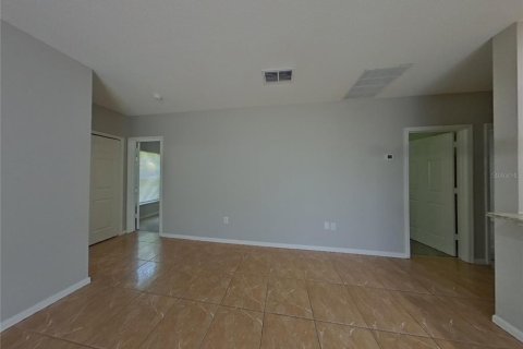 Casa en alquiler en Kissimmee, Florida, 4 dormitorios, 160.81 m2 № 1913004 - foto 3