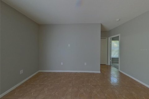 Casa en alquiler en Kissimmee, Florida, 4 dormitorios, 160.81 m2 № 1913004 - foto 4