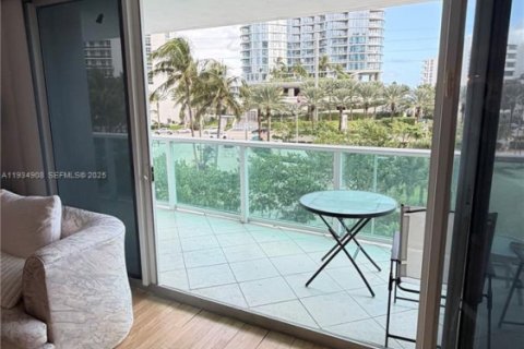 Condominio en venta en Sunny Isles Beach, Florida, 2 dormitorios, 141.3 m2 № 2035775 - foto 21