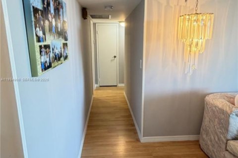 Condominio en venta en Sunny Isles Beach, Florida, 2 dormitorios, 141.3 m2 № 2035775 - foto 7