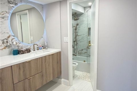 Condominio en venta en Sunny Isles Beach, Florida, 2 dormitorios, 141.3 m2 № 2035775 - foto 14