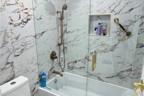 Condominio en venta en Sunny Isles Beach, Florida, 2 dormitorios, 141.3 m2 № 2035775 - foto 15