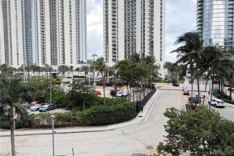 Condominio en venta en Sunny Isles Beach, Florida, 2 dormitorios, 141.3 m2 № 2035775 - foto 19