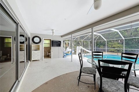 House in Clearwater, Florida 3 bedrooms, 186.92 sq.m. № 1761972 - photo 24