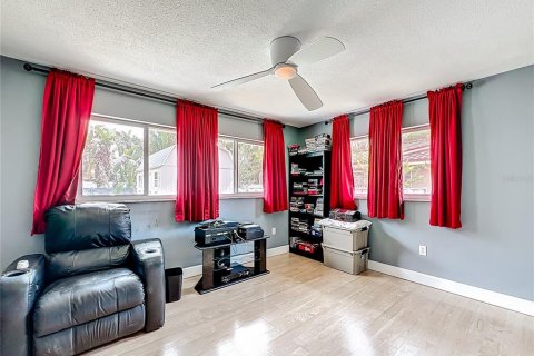 House in Clearwater, Florida 3 bedrooms, 186.92 sq.m. № 1761972 - photo 30
