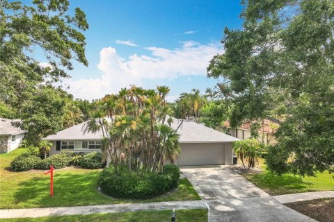 House in Clearwater, Florida 3 bedrooms, 186.92 sq.m. № 1761972 - photo 1