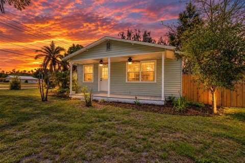Casa en Lakeland, Florida 3 dormitorios, 102.19 m2 № 2296937