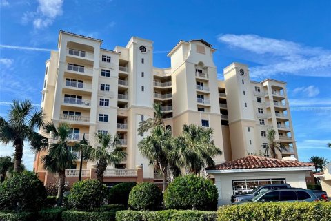 Condo in New Smyrna Beach, Florida, 3 bedrooms  № 1786634 - photo 1