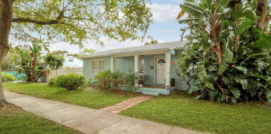 Villa ou maison à West Palm Beach, Floride 3 chambres, 95.88 m2 № 2270463