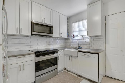 Villa ou maison à vendre à West Palm Beach, Floride: 3 chambres, 95.88 m2 № 2270463 - photo 16