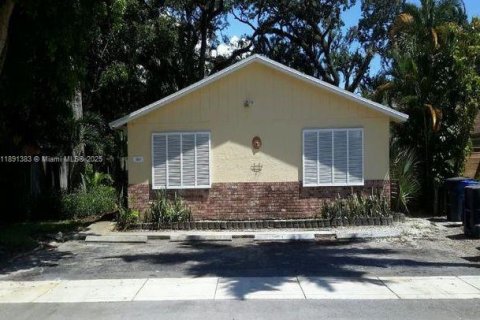 Commercial property in Fort Lauderdale, Florida 195.47 sq.m. № 1944598 - photo 1