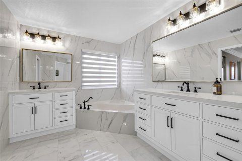 Villa ou maison à vendre à Weston, Floride: 5 chambres, 269.04 m2 № 2082475 - photo 26