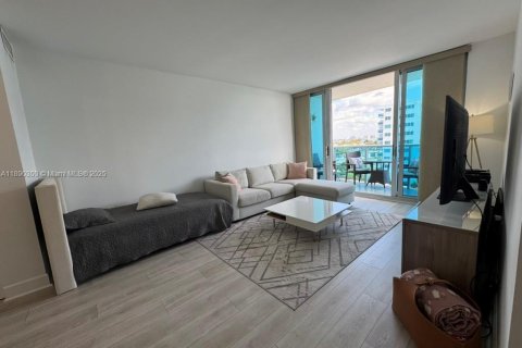 Condo in North Bay Village, Florida, 1 bedroom  № 1944304 - photo 12