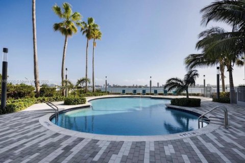 Condo in North Bay Village, Florida, 1 bedroom  № 1944304 - photo 27