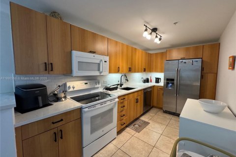 Condo in North Bay Village, Florida, 1 bedroom  № 1944304 - photo 17