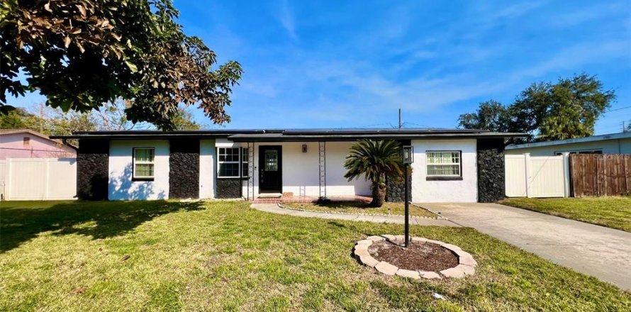 House in Kissimmee, Florida 3 bedrooms, 156.54 sq.m. № 2099726