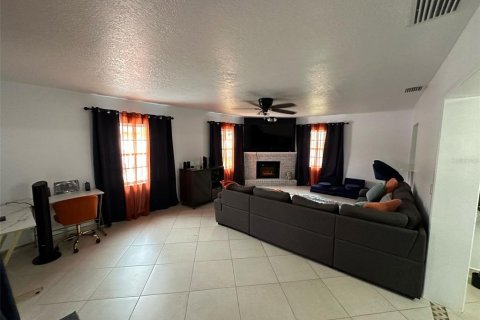 House in Kissimmee, Florida 3 bedrooms, 156.54 sq.m. № 2099726 - photo 12